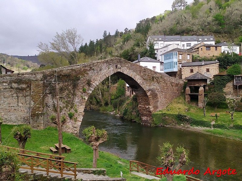 Puente medieval de Navia de Suarna