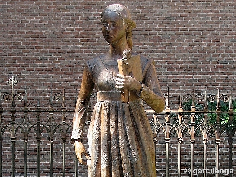 Estatua de Catalina de Aragón